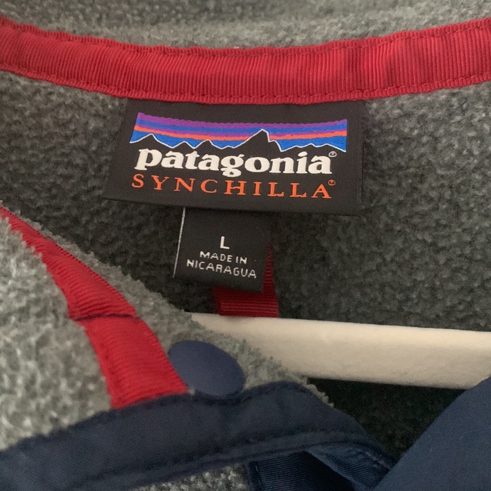 Patagonia Pullover Fleece - Women’s size L - Picture 3 of 4